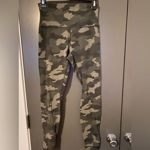 Lululemon Align Leggings Size 6 in Medium Olive Camo